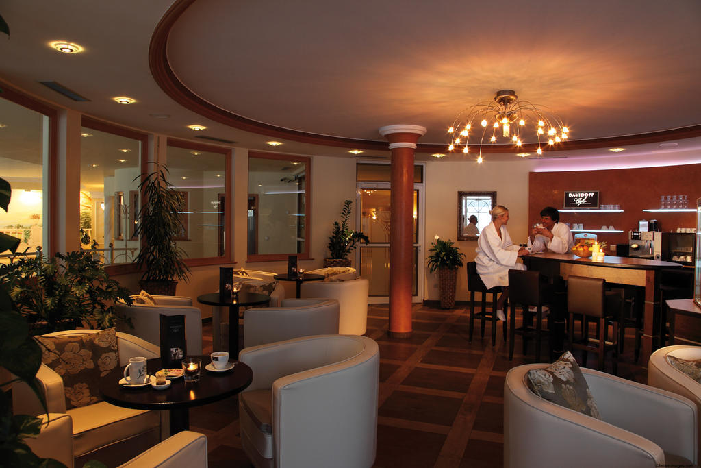 Hotel Mooshof Wellness & Spa Resort โบเดนไมส์ ภายนอก รูปภาพ